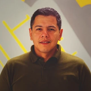 Alberto Dousdebes